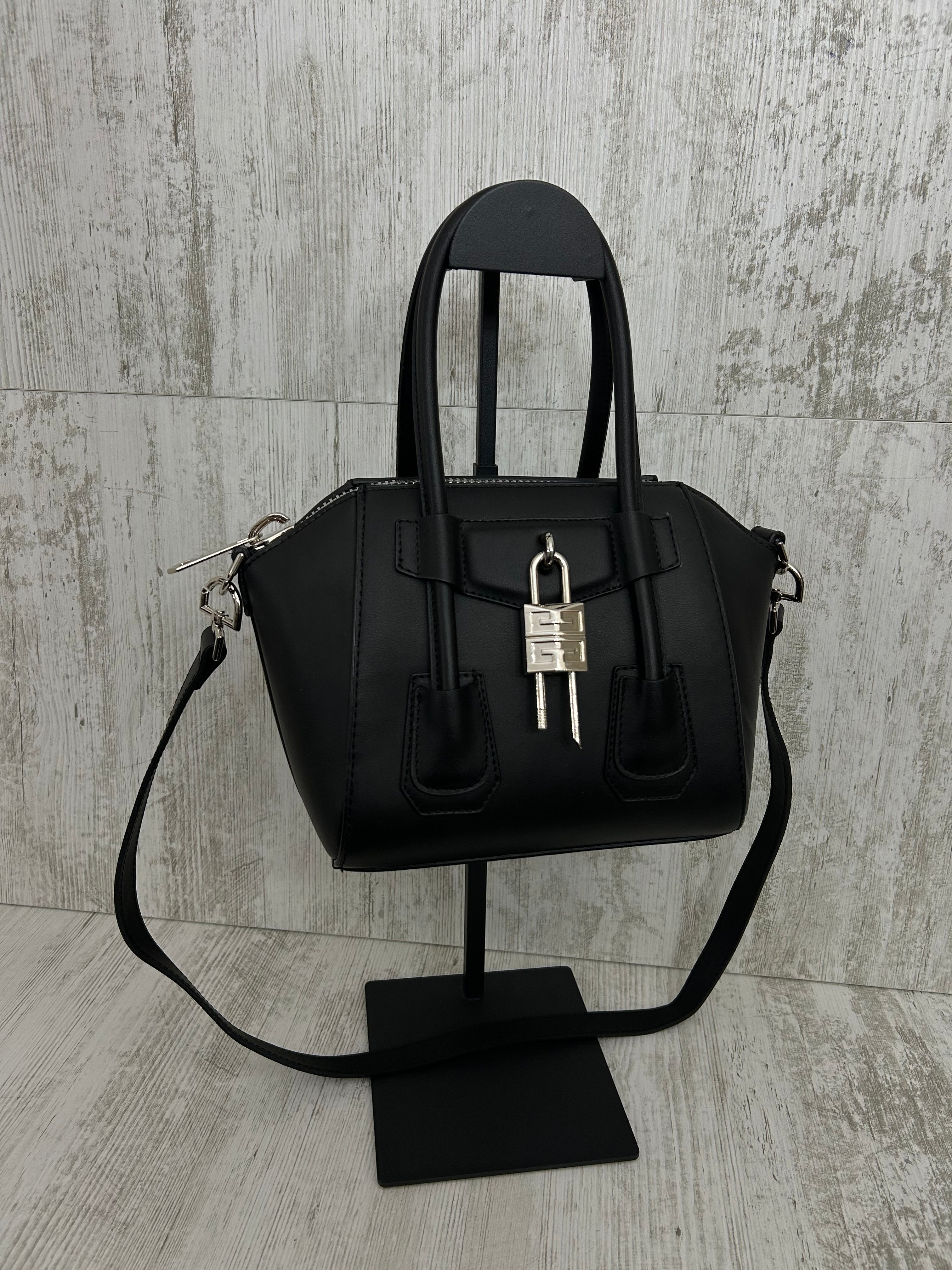 Givenchi