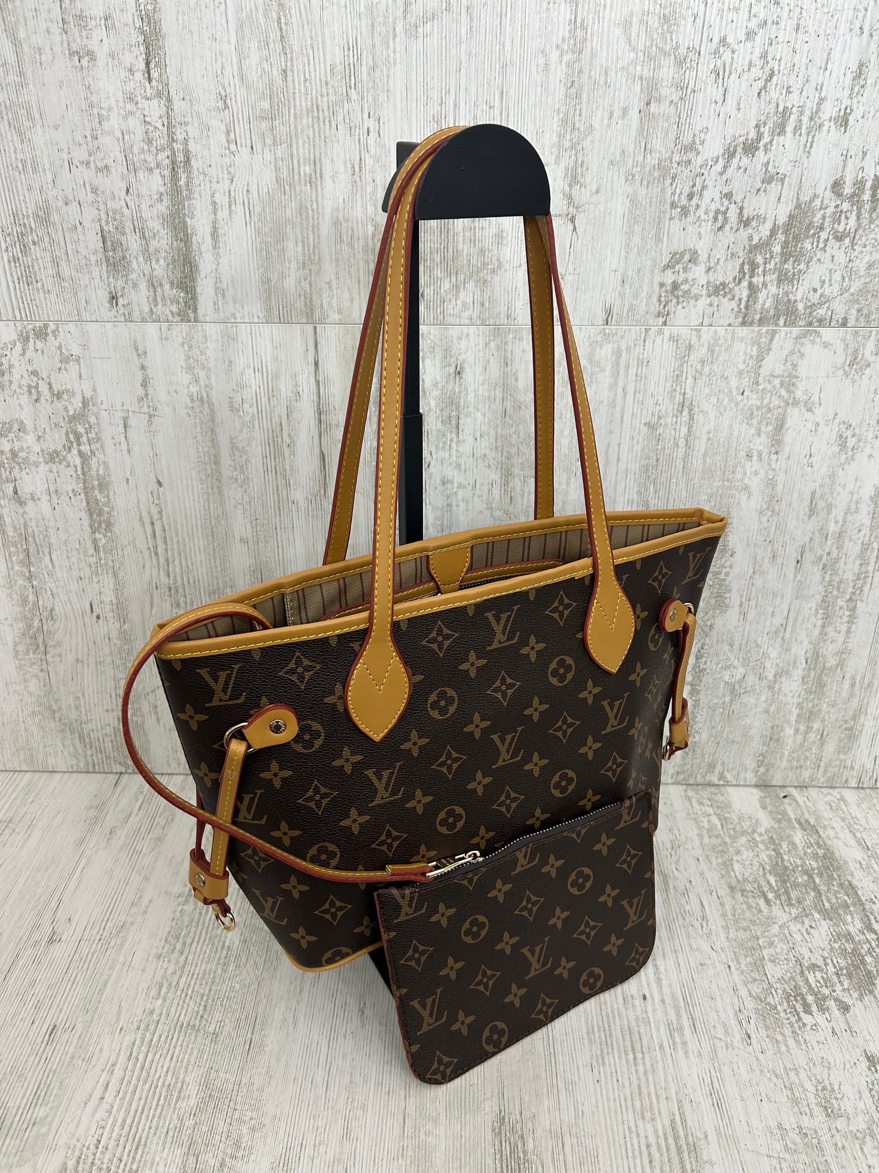 Louis Vuitton Mini shopping