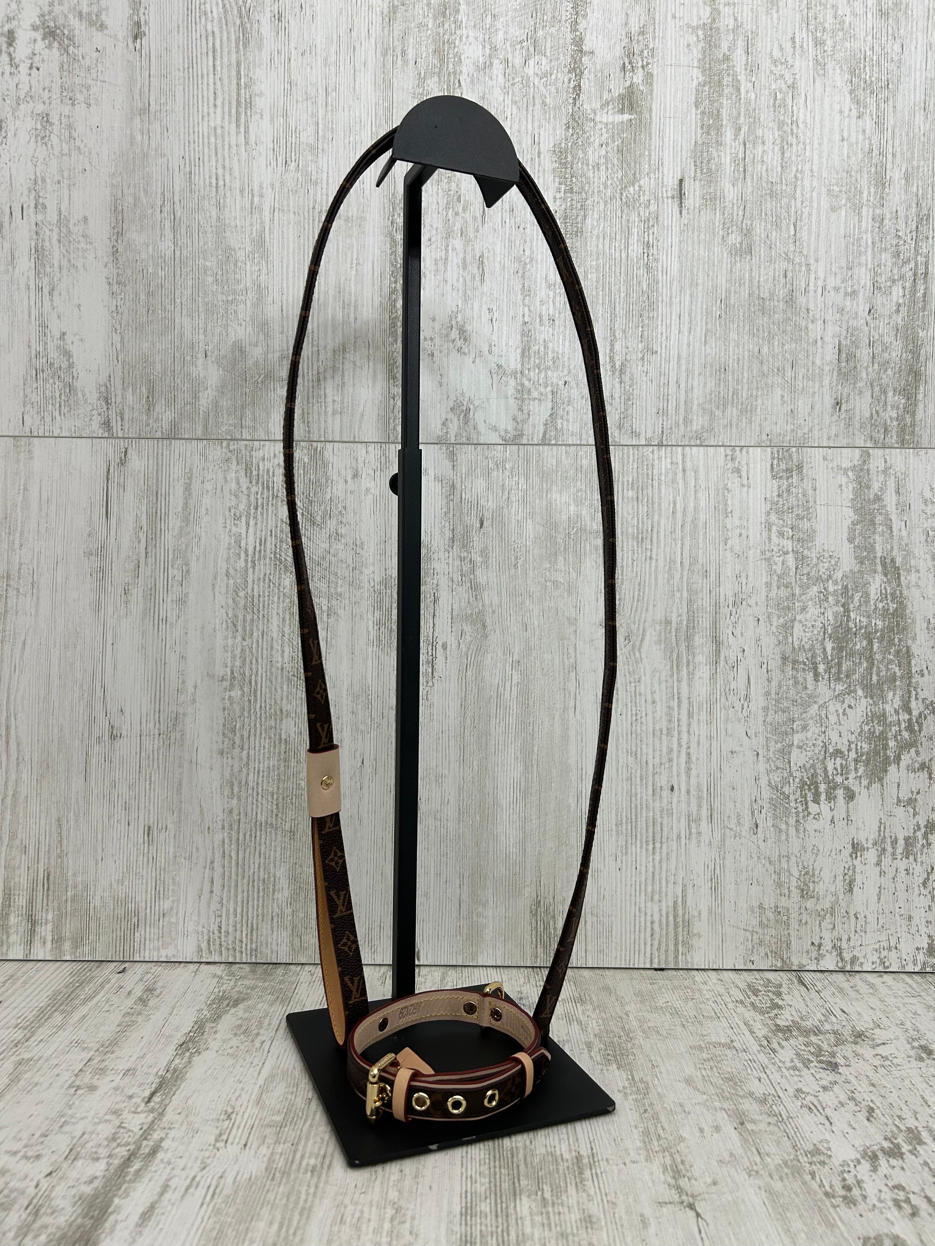 Louis Vuitton Dogs Leash Skin Set mini size